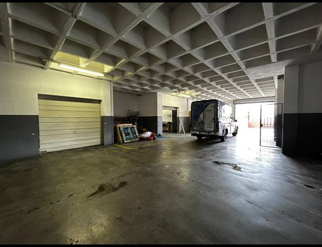 230M² WAREHOUSE TO LET IN WYNBERG